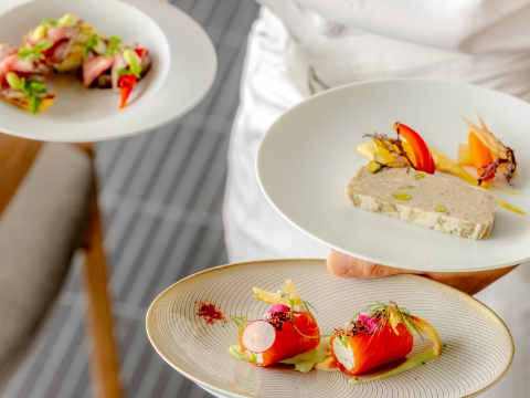 レストランスタッフ