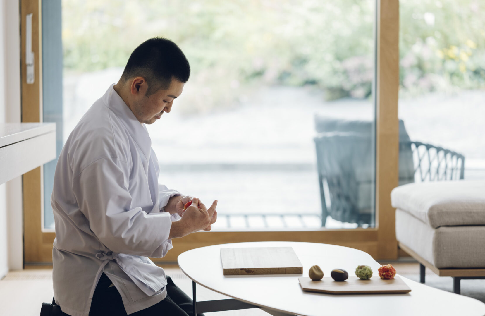 由京都老字型大小點心店老松工匠在您面前完成的日式點心和抹茶