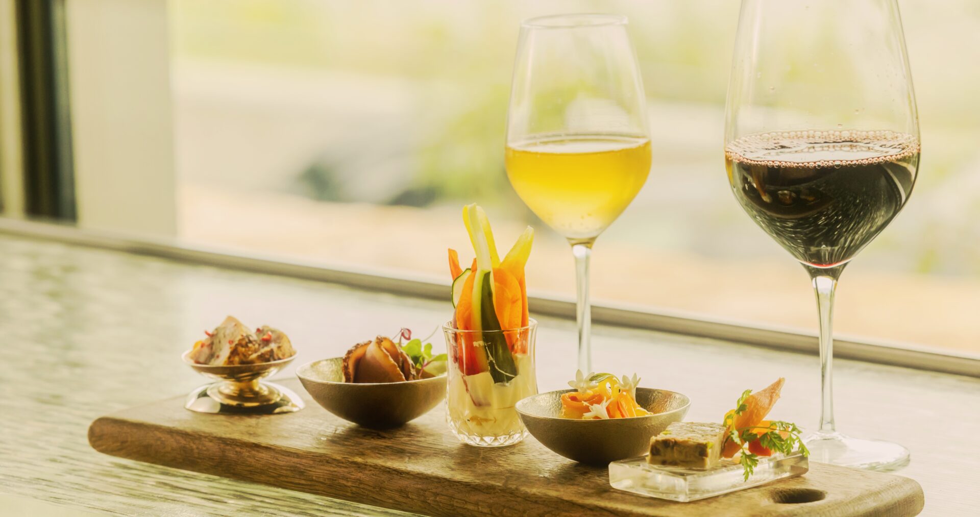 【Cafe】桂川のせせらぎとともに、優雅なイブニングタイムを