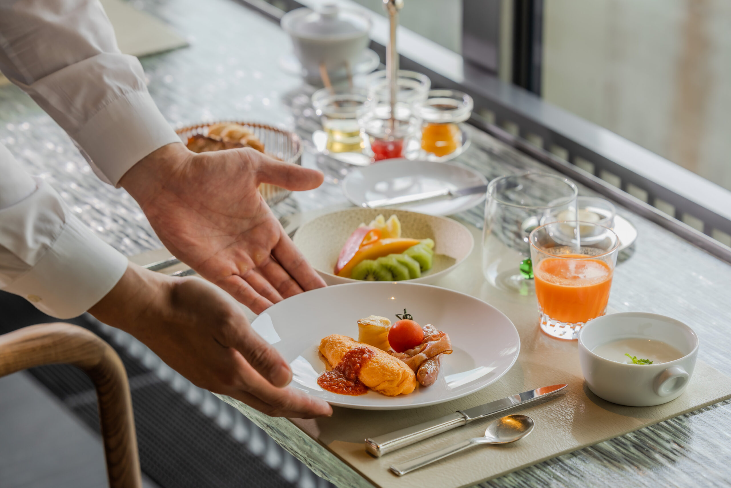 新しい一日を活力のあるものに ― 唯一無二の景色とともに贅沢な朝のひとときを